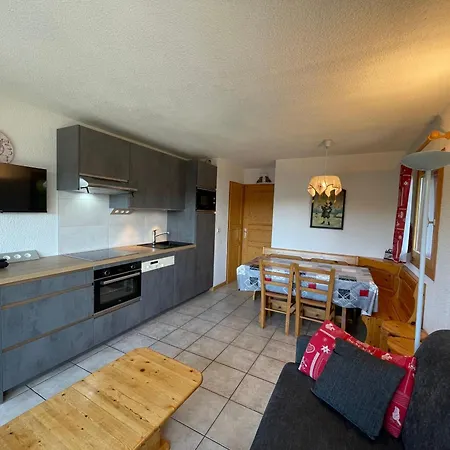 3 Pieces Avec Balcon Sud Aux Saisies - Fr-1-293-190 *